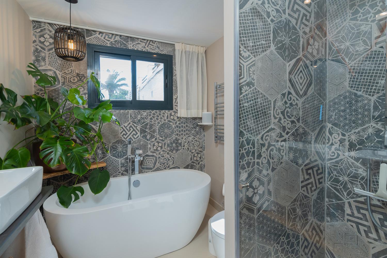 Private 250Sqm Garden Duplex, Jacuzzi, Cinema, Sea View Escape Lägenhet Torremolinos Exteriör bild